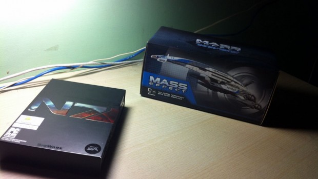 Look what we've got here! The Mass Effect 3 CE Steelbox and SR2 Alliance Normandy Replica.