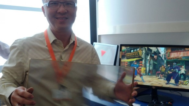 3D International's Andrew Chong with the VisuZ screen filter